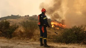Συναγερμός για πυρκαγιές στη Δυτική Ελλάδα.