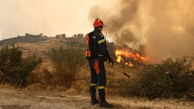 Συναγερμός για πυρκαγιές στη Δυτική Ελλάδα.